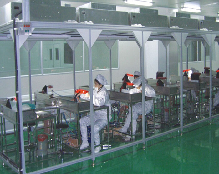 百级洁净棚作为一种高级别的洁净室设施,其在生物制药过程中的重要性不言而喻。 百级洁净棚作为一种高级别的洁净室设施,其在生物制药过程中的重要性不言而喻。